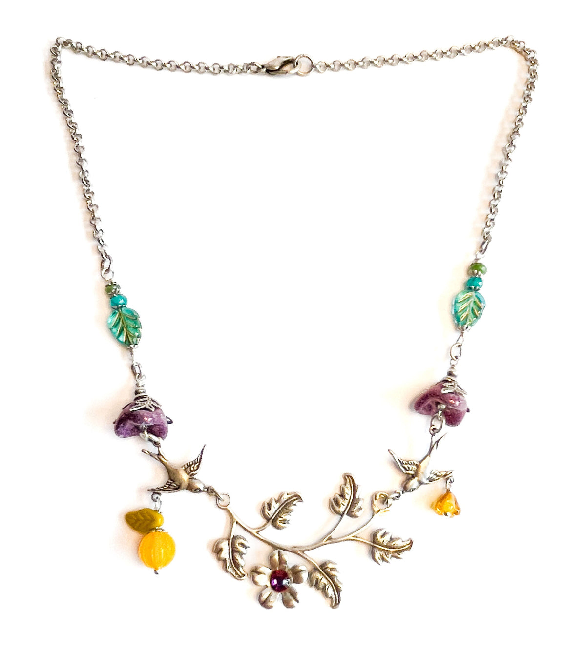 collar golondrina y flores