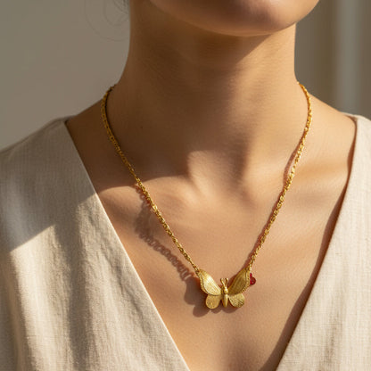 collar mariposa dorada