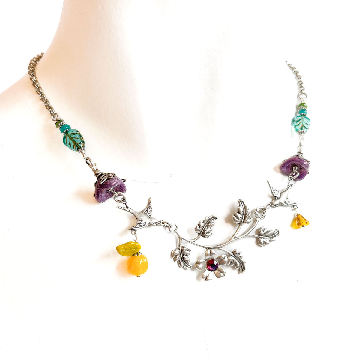 collar rama flores y frutas