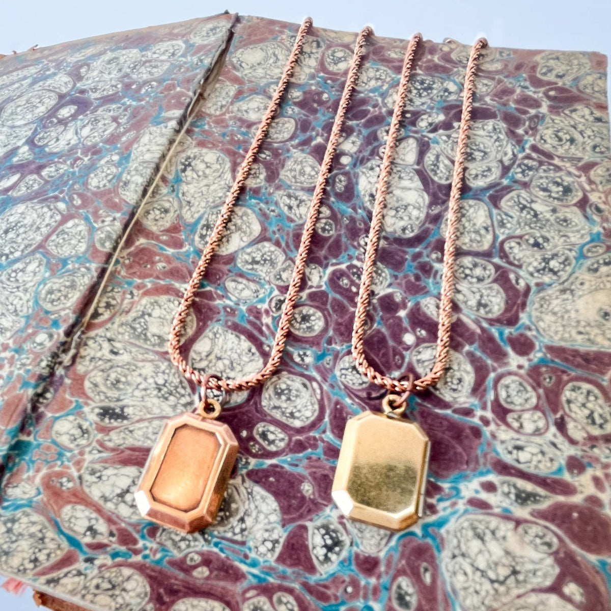 collar vintage para guardar fotos