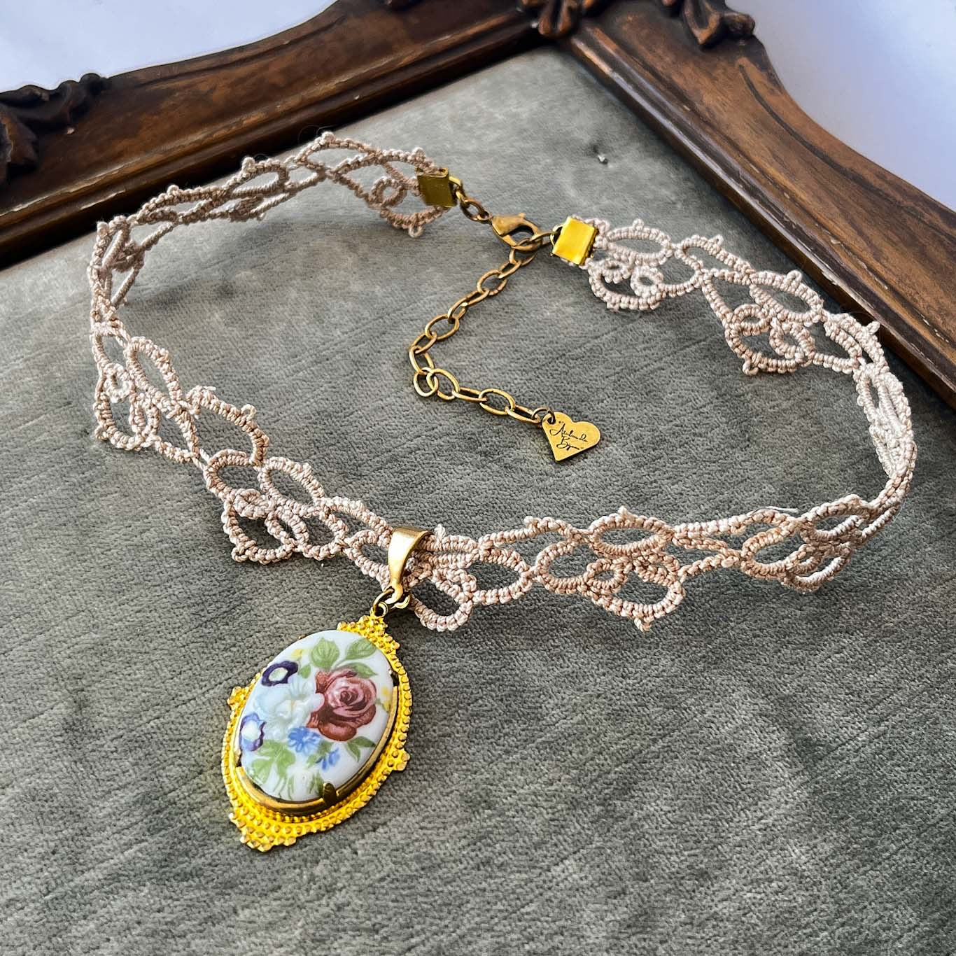 gargantilla camafeo floral