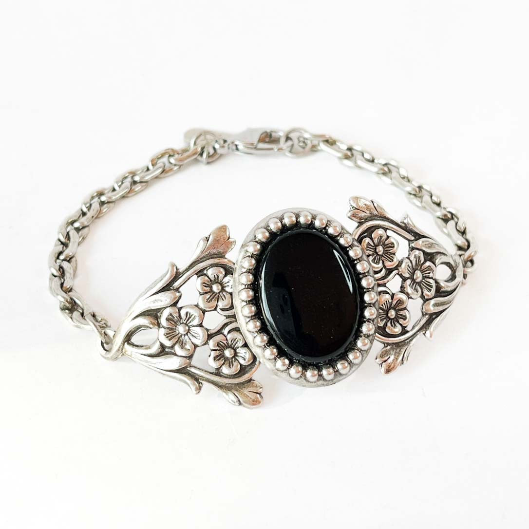 joyería victoriana mujer
pulsera piedra negra