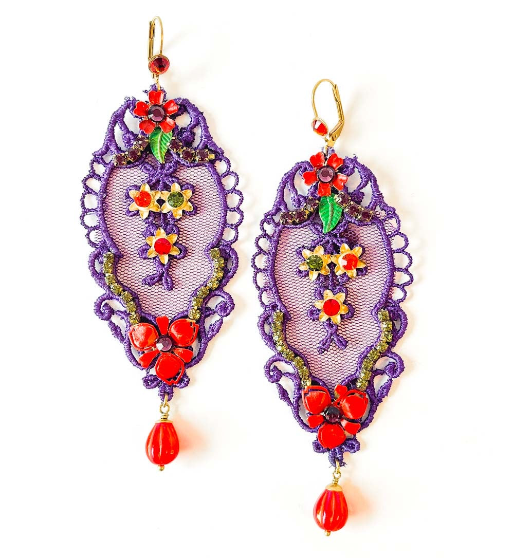     pendientes únicos de encaje morado y flore
