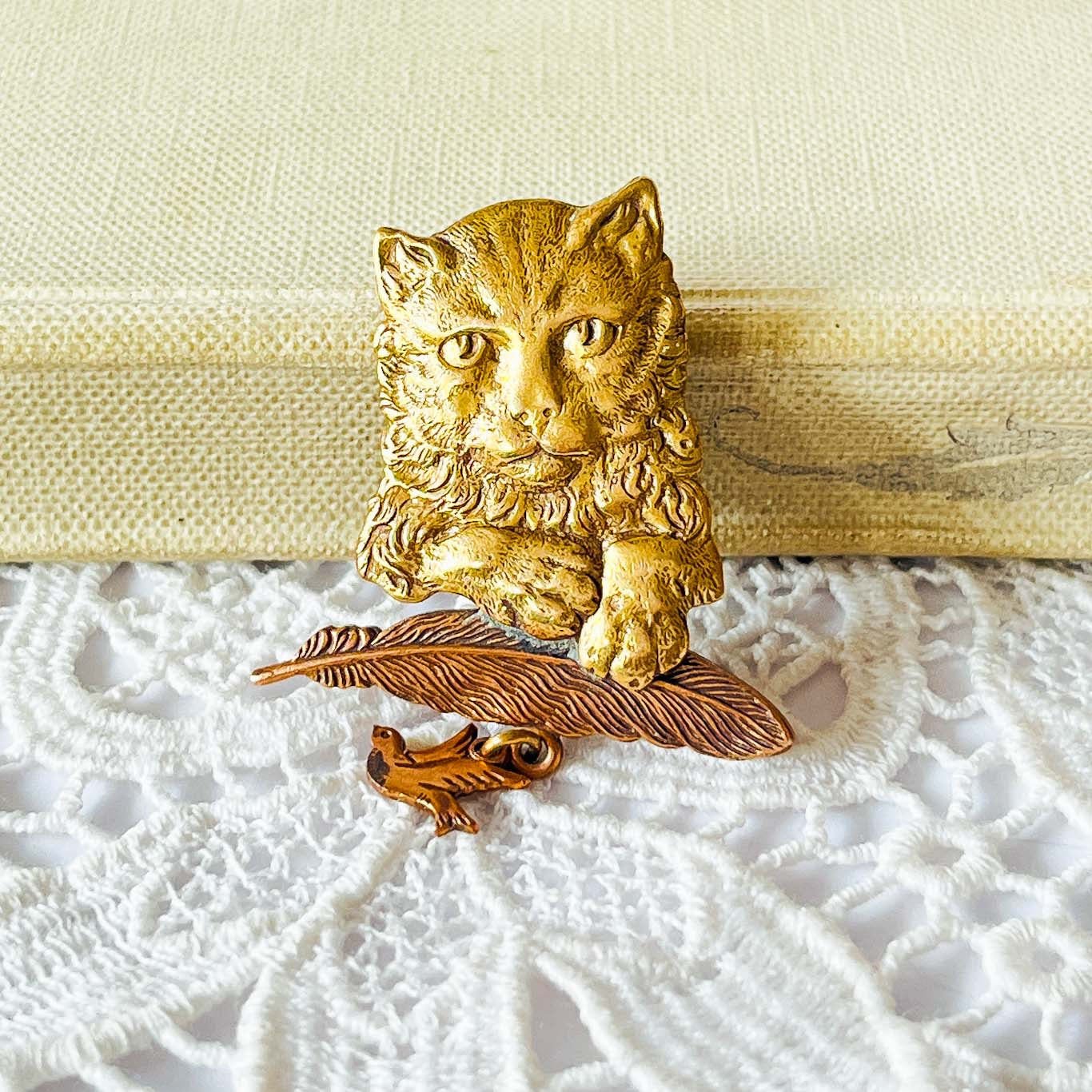 prendedor metal gato vintage