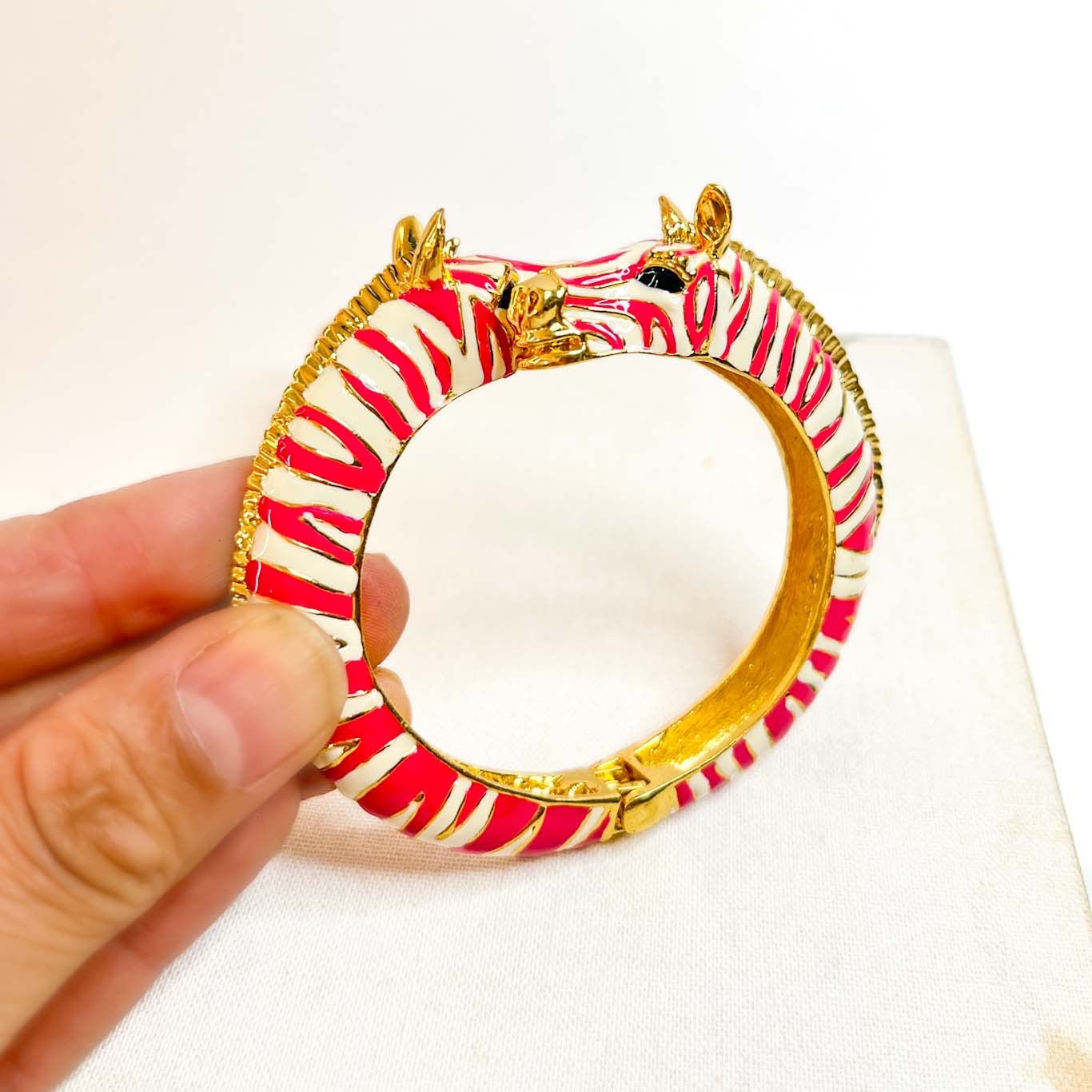 pulsera ajustable de cebra rojo y blanco 